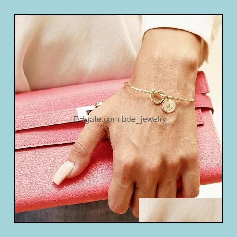 26 Letter Bracelets Rose Gold Silver Gold Simple style knotted heart bracelets Bangle Girl Fashion Jewelry Zinc Alloy Round Pendant
