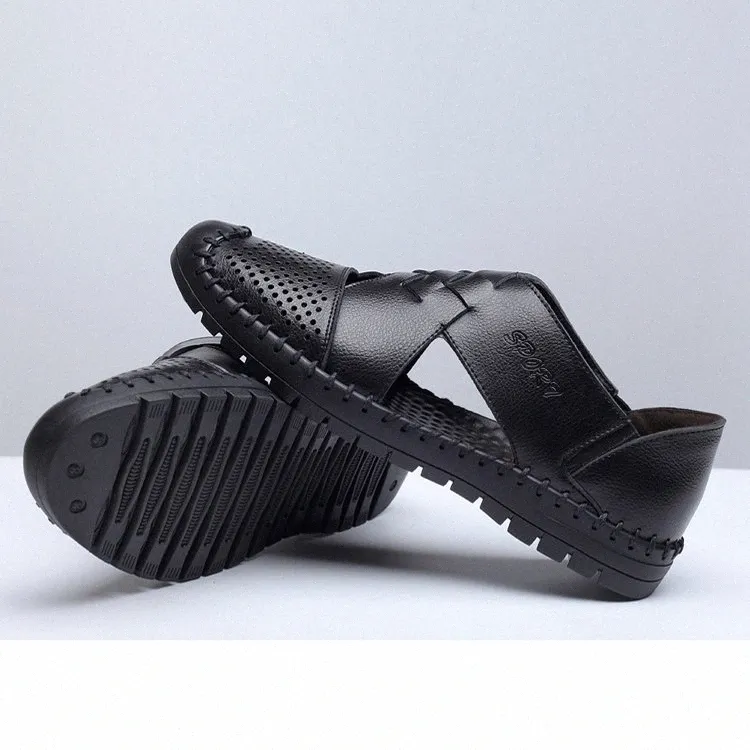 Oddychania Lato Mężczyźni Hollow Hole Andiskid Sandały Oddychające Split Sandal Skórzany Trend Kokryna Wrap Mens Dorywczo Loafer Buty Hurtowe Buty I21Z #