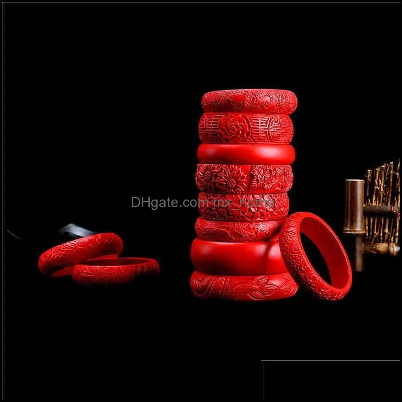 Prodotti in stile cinese Lacca rossa Bracciale intagliato Croce Erba Zodiaco Accessori Benmingiani femminili Confezione regalo Drop Delivery 2021 Arts Craft