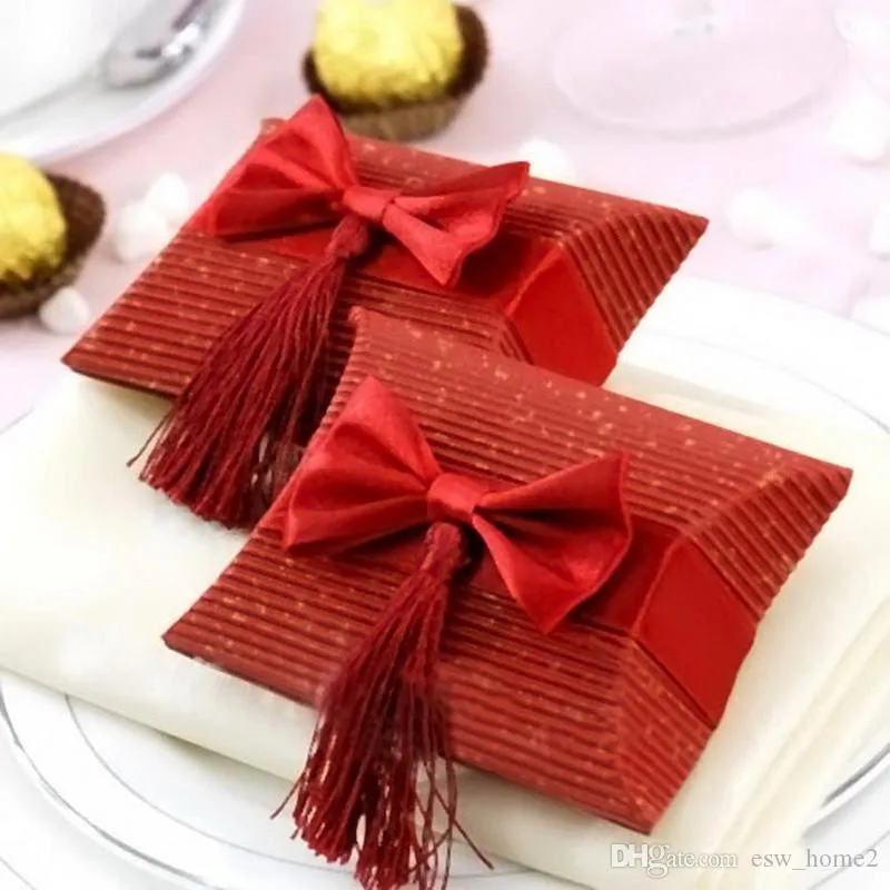 Candy box with tassels bowknot pillow box Red Decoration Bowknot Party Sweet Favors Foldable Wedding gift box