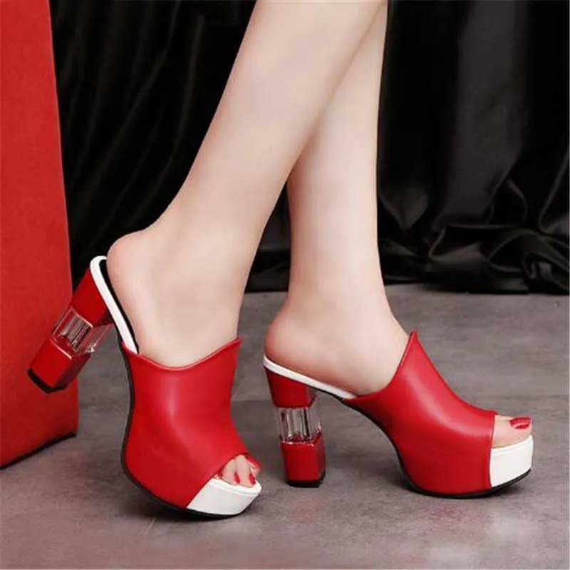 2022 Paris Clássico de luxo Designer Feminino Salto Alto Mules Tamancos Moda Preto Plataforma Luxo Vermelho Sandálias Sabot Sapatos Senhoras Sliders Primavera Chinelos TopSelling