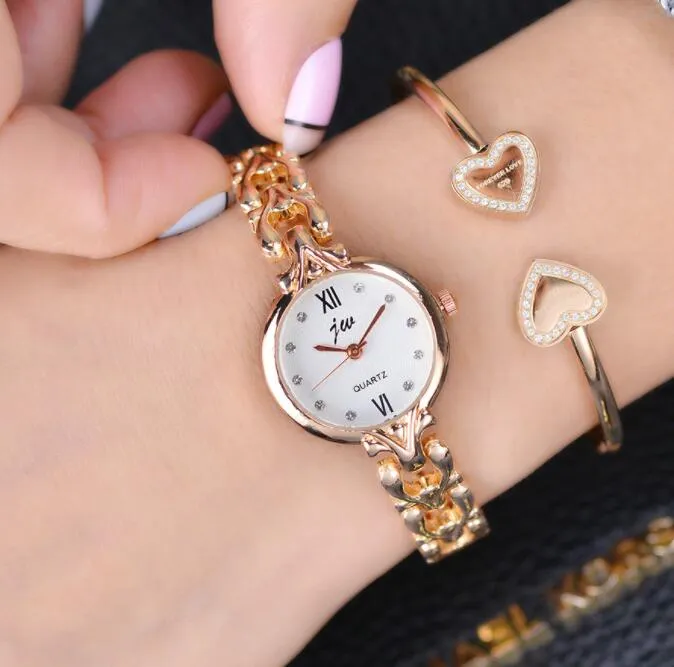 最新のクリスタル絶妙な腕時計女性ラインストーンブレスレットクォーツ時計ローズゴールドレディース女性光沢のあるラブ時計