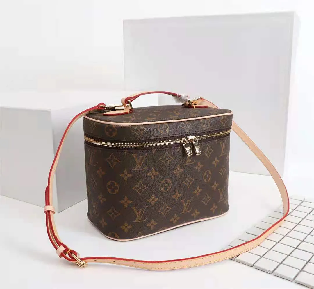 Louis Vuitton Nice Nano Classic Presbyopia Cosmetic Bag Fashion Trend