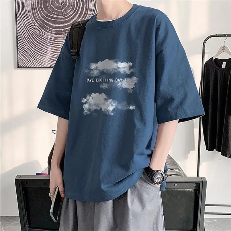 Summer Shortsleeved Tshirt Mężczyźni kobiety harajuku w chmurze druk w stylu Hongkongu w stylu piątej rękawie Preppy Hiphop prosty top 220523