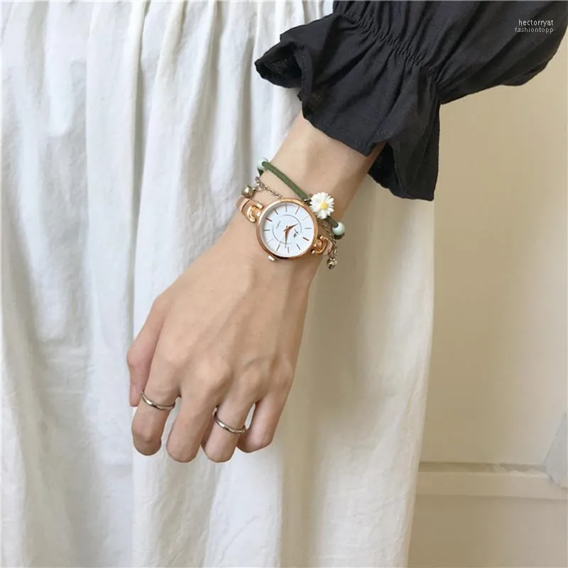 Relógios de pulso relógios de pulseira de mulheres prateados simples com aço inoxidável tira fina de alta qualidade Ladies Quartz Gifts Clockwristwatches hect22