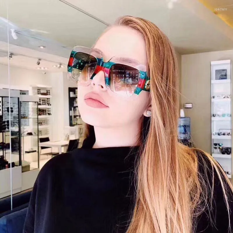 Güneş gözlüğü Moda Boy Kadın Marka Tasarımcısı Plastik Büyük Çerçeve Degrade Güneş Gözlükleri Kadın UV400 Gafas De Sol MujerSunglasses