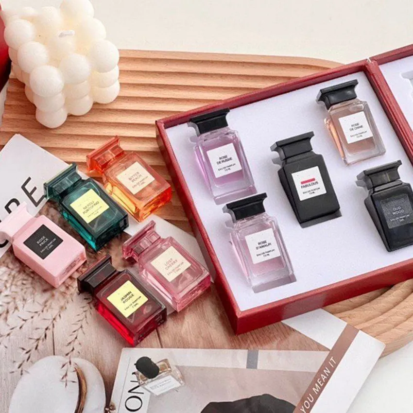 Charmante geur set 7,5 ml 10 stks fantastische roos lul Oud Wood Suede Neroli Cherry Peach Parfum Kit Geschenkdoos voor vrouw blijvende gratis levering