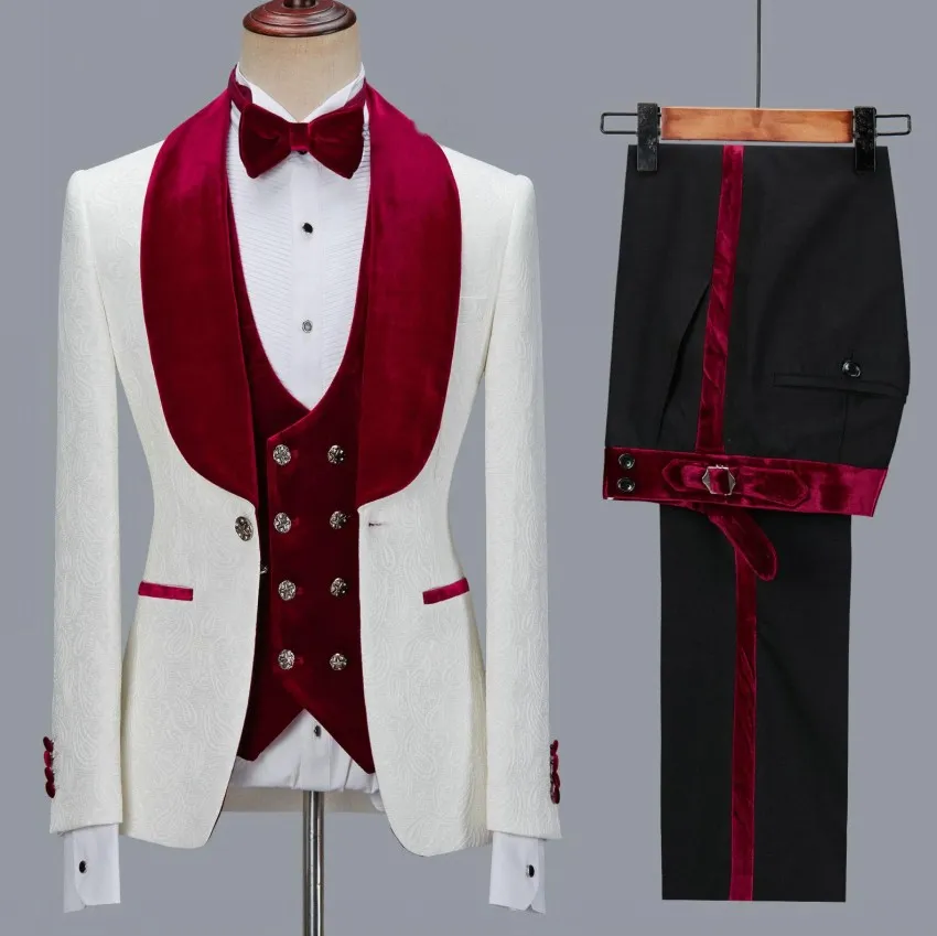 Moda biała wytłaczanie pana młodego Tuxedos Burgundowe aksamitne szal Lapel oblubieńca Blazer Mężczyźni Formalne garnitury PROM PROM PRYTUNG (Kurtka spodnie krawat kamizelka) 801