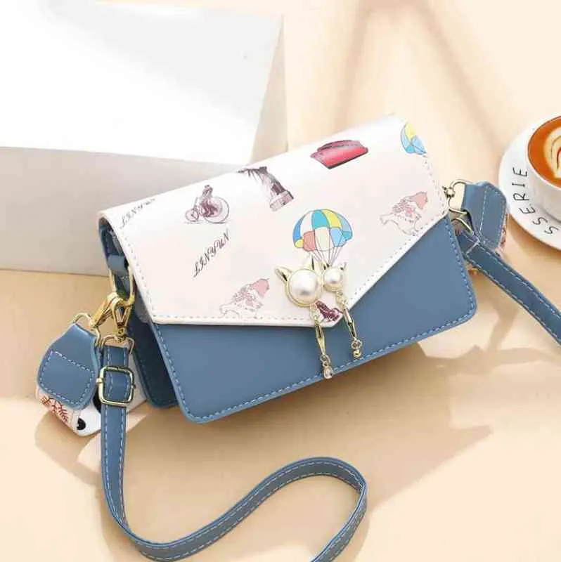 流行の新しいフラップショルダーバッグ女性テクスチャメッセンジャーハンドバッグ Pu レザークロスボディバッグニッチ女性のバッグデザイナー女性財布袋 G220420