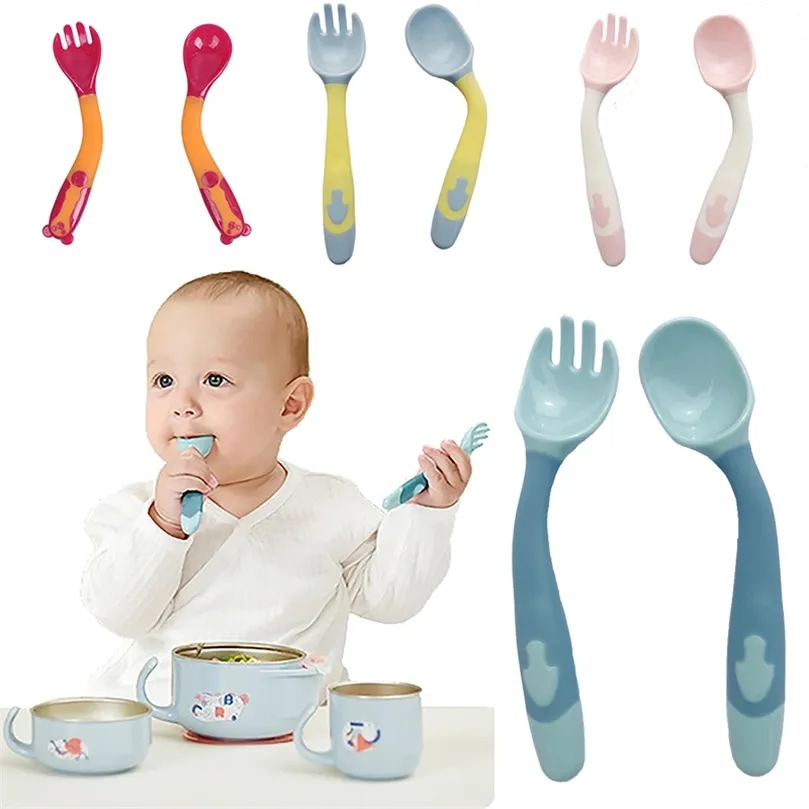 Baby Spoon Fork przybory Ustaw dziecięce giętką żywność pomocniczą Naucz się jeść miękki trening stołowy MALETLE MAKTER Karmienie łyżka 220512