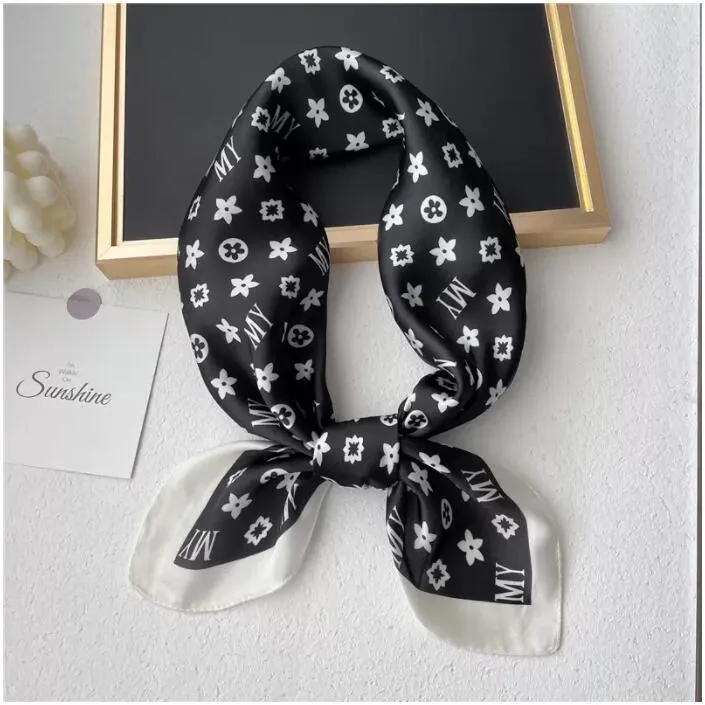 Marca Desenhista Echarpe De Seda Estampada Com Letras De Verão Quadrado Senhora Cabelo Pescoço Moda Saco Cachecóis Foulard Feminino Envoltórios Feminino Bandana Xales Hijab