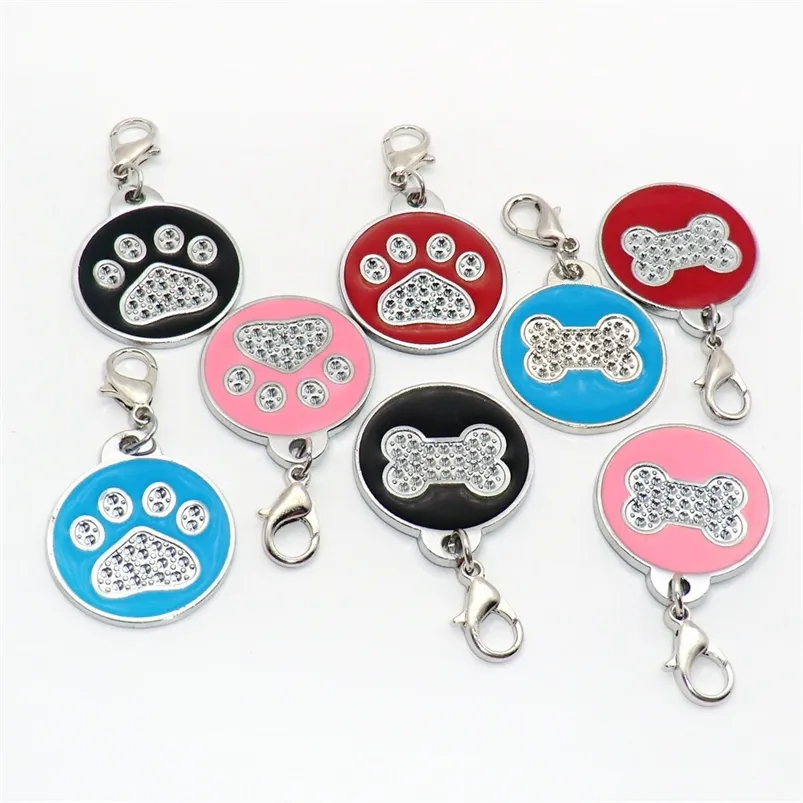 En gros Personnalisé Dog Tags Gravé Chat Chiot Pet ID Nom Collier Pendentif Accessoires Os Patte Rond Blanc LJ201112