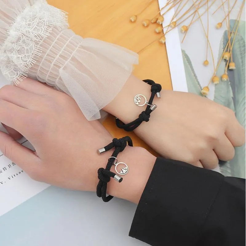 Bracelet de Couple en alliage, un solennel d'amour, aspiration magnétique réglable, cadeaux pour amoureux, bijoux à la mode pour femmes, chaîne à maillons