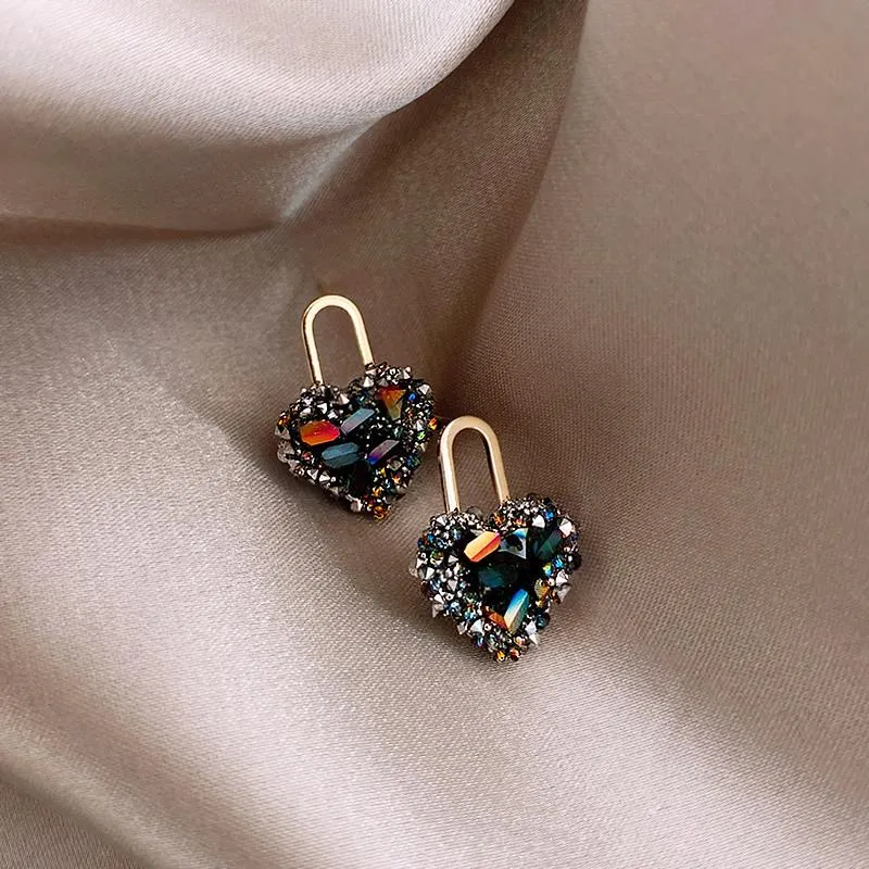 Stud Sydkoreas design Fashion Jewelry Vintage Black Crystal Love Earrings Elegant and High-End Women's Prom Earringsstud