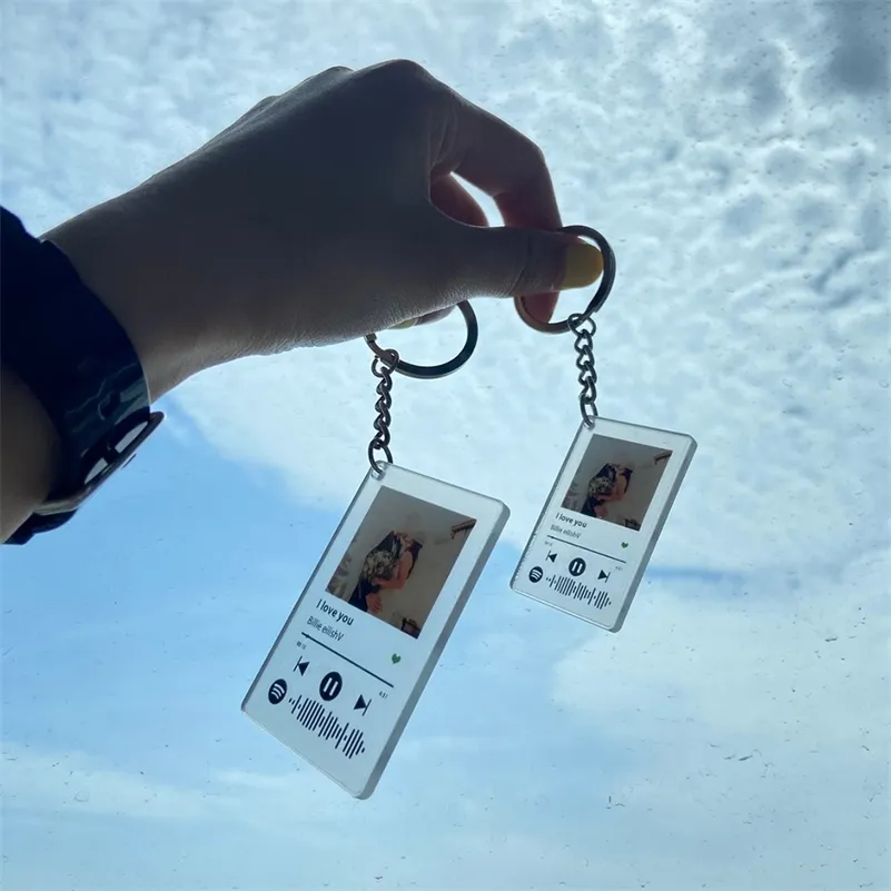 Aangepaste acryl Muziekcode Keychain Dames Men Personaliseer PO Album Cover Song Art Player Naam datum Spotify Key Chain Rings 220516