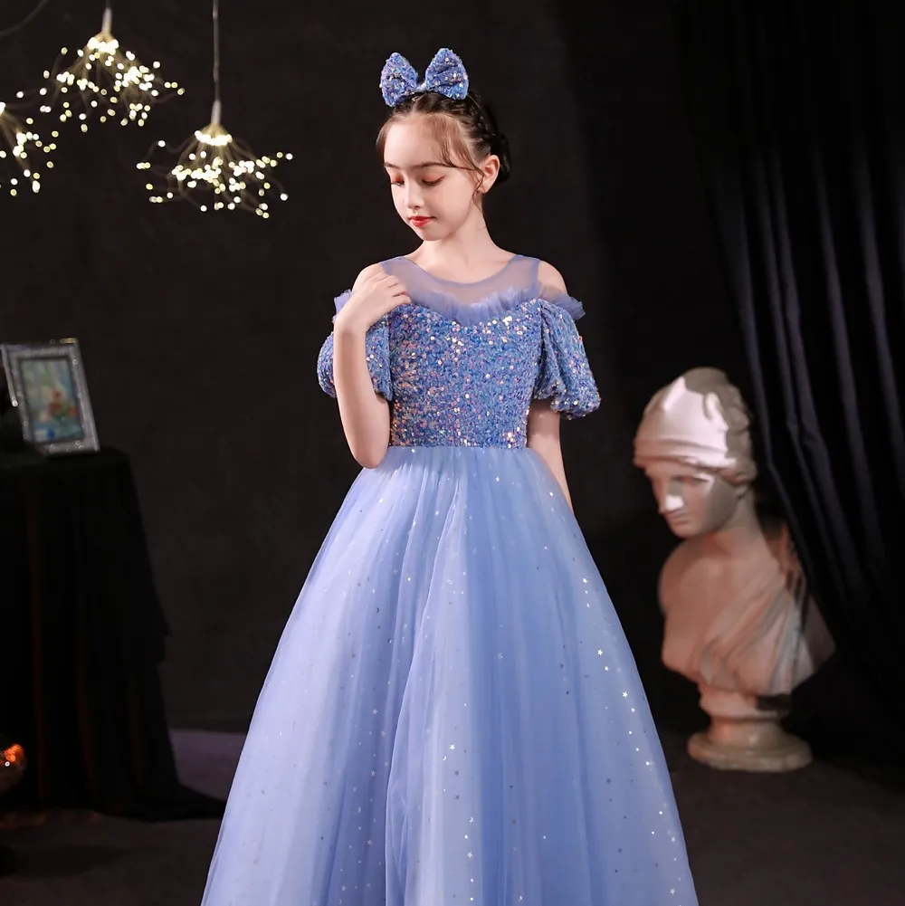 Abiti per bambini con paillettes blu con il concorso