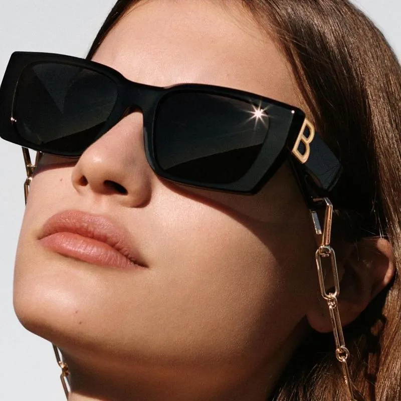 Güneş gözlüğü moda benzersiz kare kadın marka tasarımcısı mektup b güneş gözlükleri kadın punk gölgeleri sürücü yaz moda premium hediye
