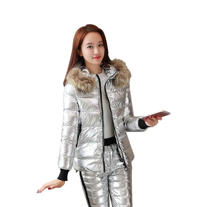 Dwuczęściowe spodnie kobiety eleganckie błyszczące bawełniane garnitury 2022 Zimowe panie dwuczęściowe ubrania termiczne z kapturem futrzane futra szczupły garnitur