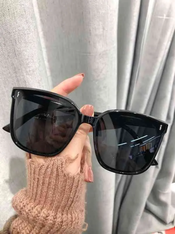 Fashion Designer Womens Sunglasses Womens Non Brand Woman Driving Fashion Sun Glasses Mens Black Frame Lenses Eyeware