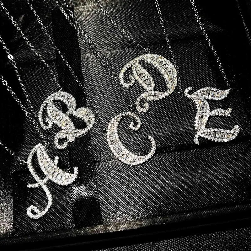 Подвесные ожерелья Creative 26 писем ожерелье геометрическая мода S925 Ювелирные изделия для женщин Свадебная шарм -шар.