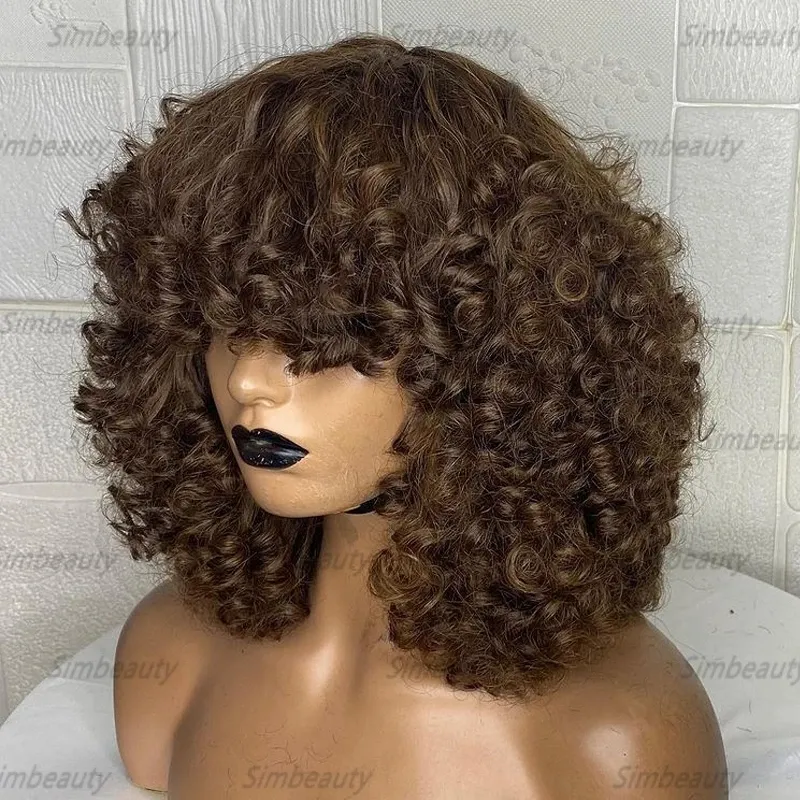 Perruques à franges Marron clair Bouncy Curly Scalp Base Full Machine Made 100% Perruques de cheveux humains avec des poils de bébé Frange épaisse Top en soie Sans dentelle Remy