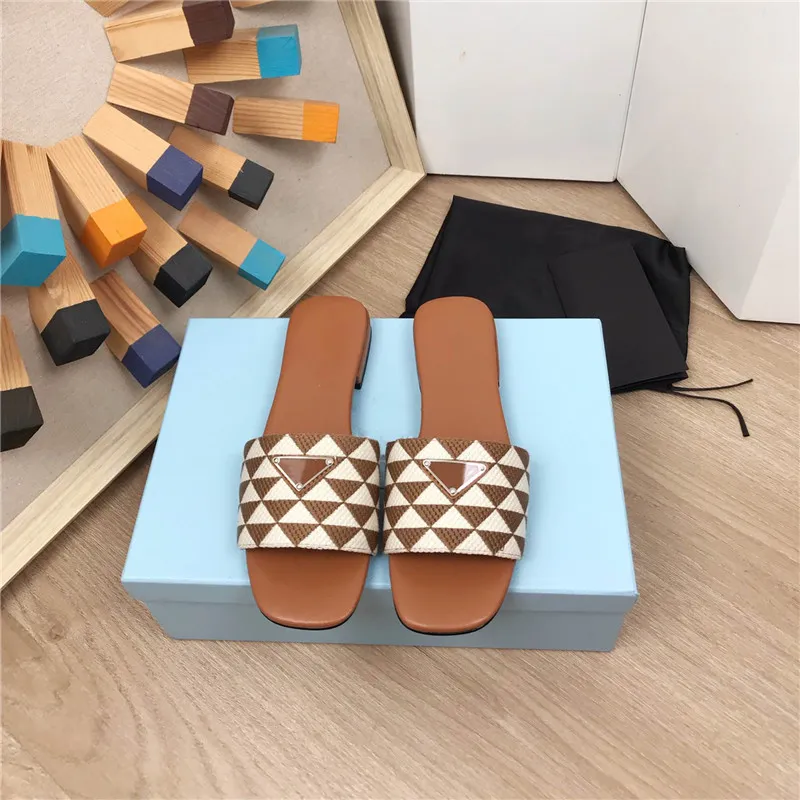 The Latest Extravagant And Gorgeous Slippers Electric Embroidered Checkered Leather Outsole Flip Flops Women Fashion Shoes Size 35-40