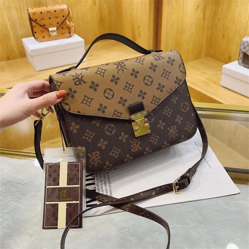 Borsa postino sales louis vuitton