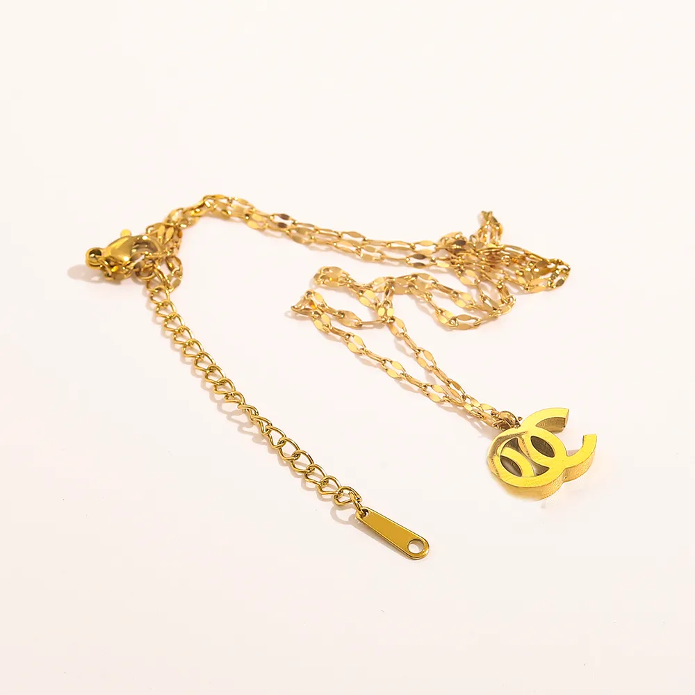 Collana girocollo da donna alla moda, con ciondolo a forma di lettera in acciaio inossidabile placcato in oro, gioielli statement_voghion.com