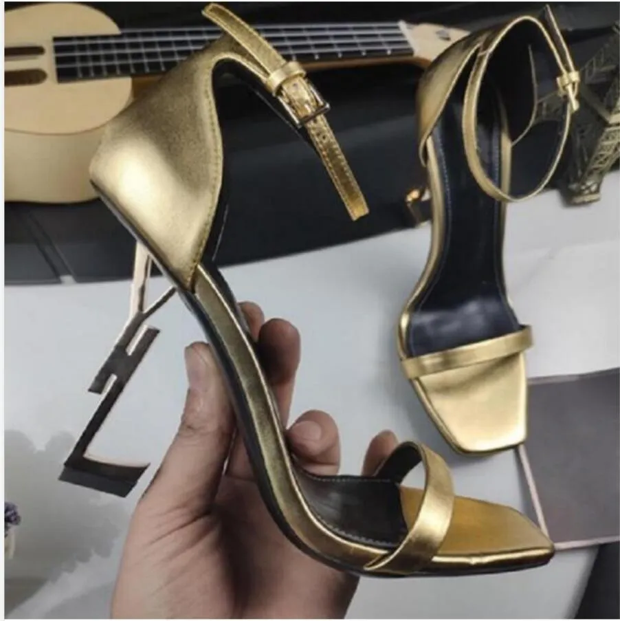 クラシック女性靴のかかとサンダルファッションビーチ太いボトムドレスシューズアルファベットレディサンダルレザーYazhou66によるハイヒールハイヒール