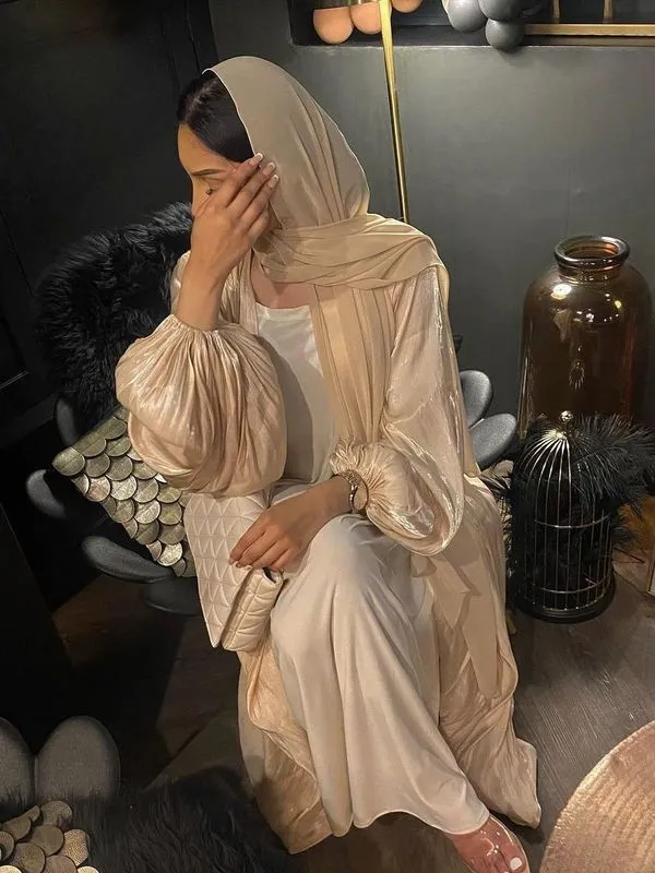 Eid Djellaba Abaya 두바이 반짝 이는 부드러운 커프 슬리브 이슬람 드레스 실키 기모노 두바이 터키 이슬람 드레스 이슬람 Abayas 벨트 WY56