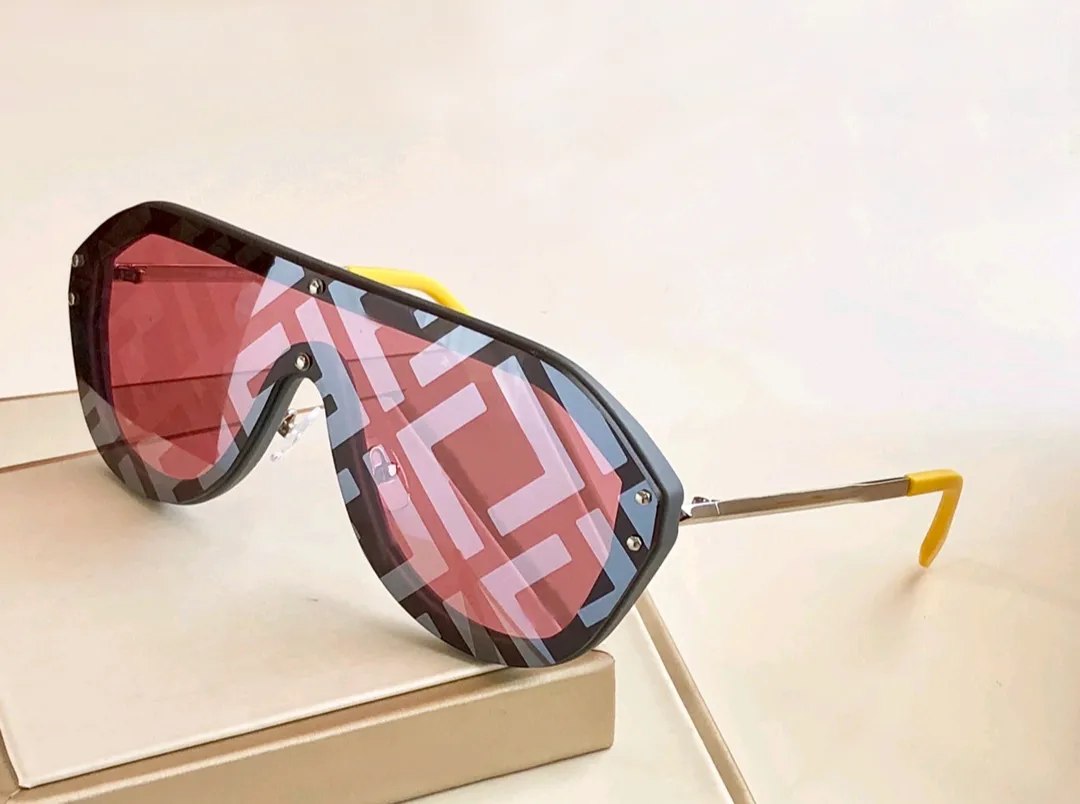 Fendi Eyewear Sunglasses for Men - Shop Now on FARFETCH
