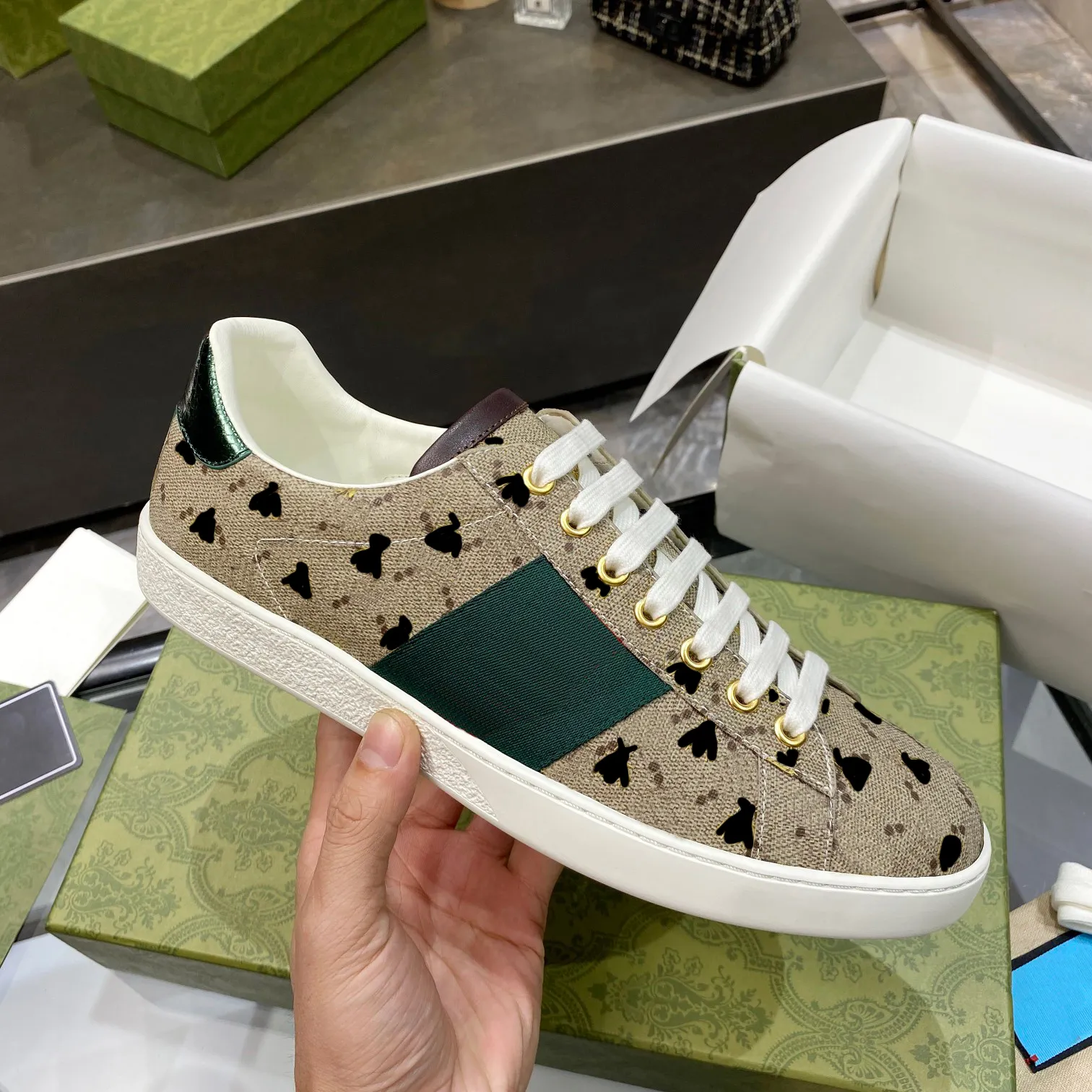 10a Italie Bee Casual Chores Ace Sneaker Femmes Blanc White Cuir plat Shoe Green Rouge Stripe Broidered Tiger Snake Couples Trainers Chaussures Taille 35-45