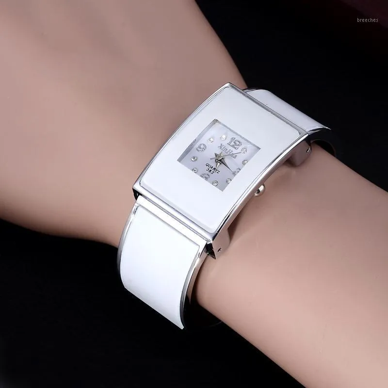 Muñecos de pulsera Xinhua Fashion White Black Watches Women Mujeres Pulseras de acero inoxidable Bangle Luxury Rectangle Quartz Relogios Femininowristwatches