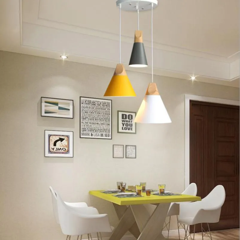 Hanglampen Noordse LED -lichten Minimalistische eenhoofdige houten hanglamp