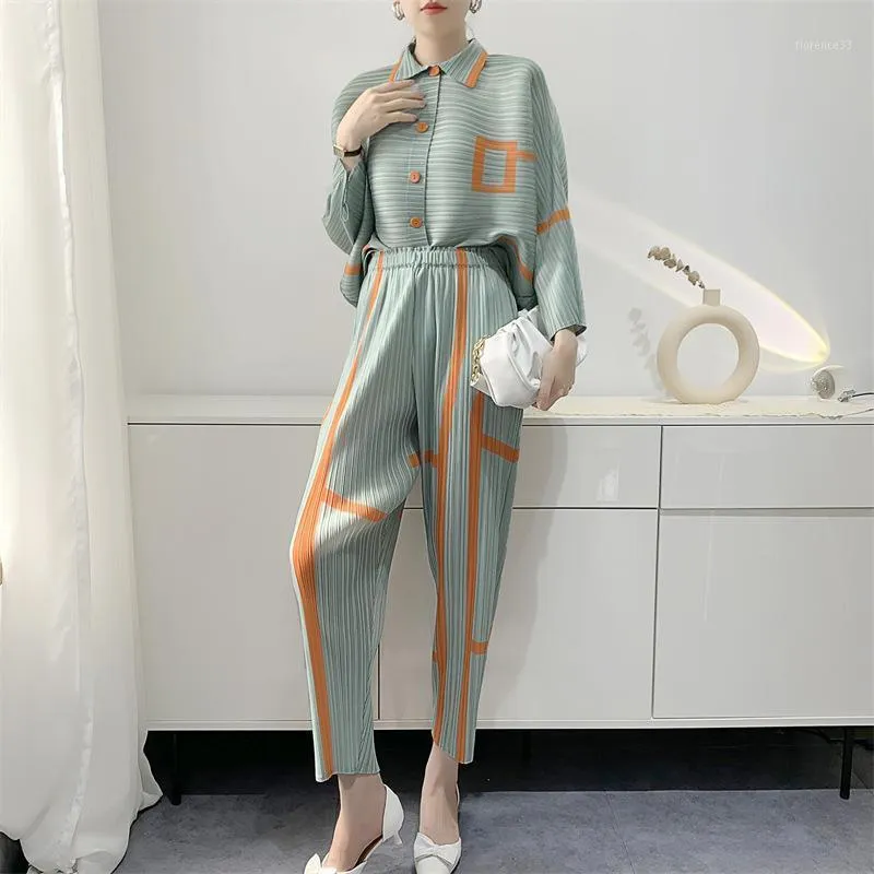 Women's Two Piece Pants Miyake Pleated Suit For Women 2022 Autumn Urban Casual Digital Printing Top Skinny 2-Piece Set WomenWomen's