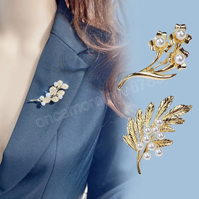 Elegante imitação de broche de flores de pérola para mulheres garotas banquetes de materiais de roupas de decoração de jóias presentes