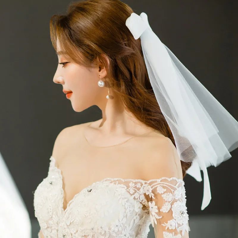 Двойной слой сетчатый тюль с твердым цветом Женщины короткая свадебная вуаль с краем ленты для волос центральная невеста.