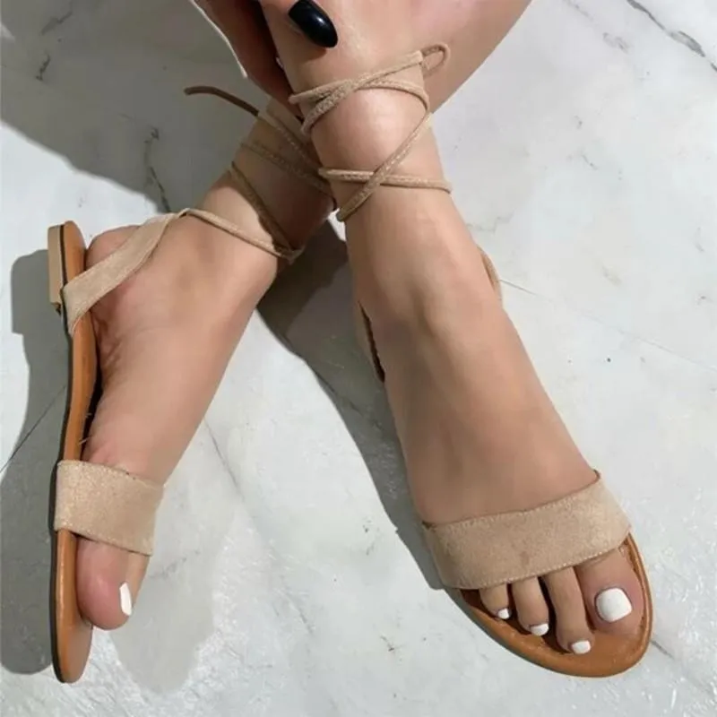 Klare Sandalen Absätze überquerten Schuhe mit niedrigem Haken mit Riemenanzug weiblich Beige Cross-Shoe Open Tode große Summenandals SA-SUMP