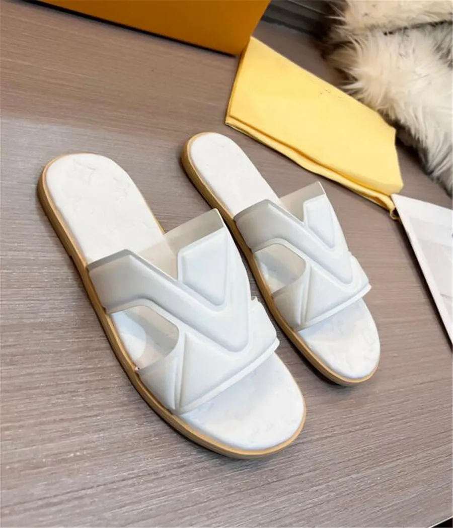 Women Men Summer Slippers sandals bench shoes Stylish flat genuine leather soft sole letter printing comfortable Simplicity non slip versatile sandals L70106