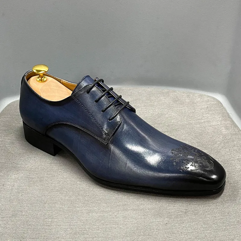 İş Ayakkabıları Erkekler Oxford Hakiki Inek Deri Sivri Burun Moda Açık Lace Up Yüksek Kalite Oyma Ofis Düğün Ayakkabı 220321