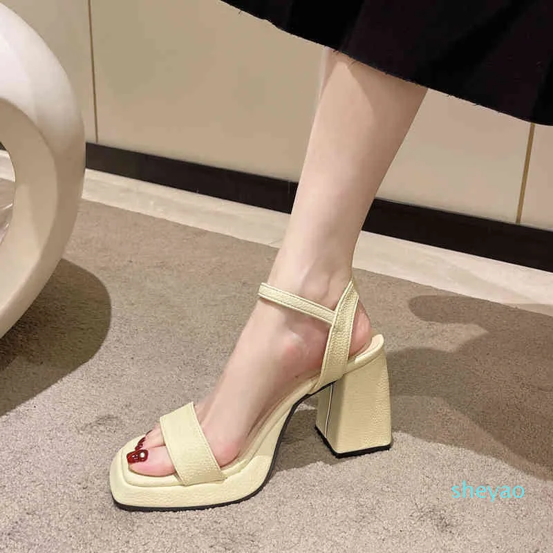 샌들 펌프 레이디 여름 여름 한국 소수 광장 발가락 다목적 요정 스타일 원 라인 버클 하이힐 여성 신발