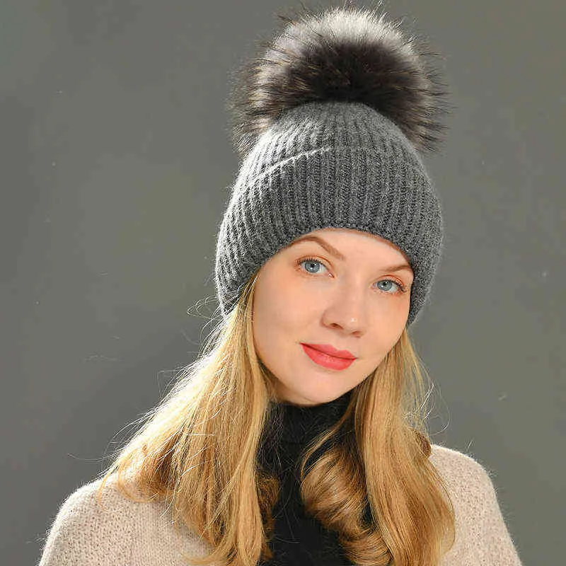 Kış şapkası kaşmir örme beanie büyük gerçek kürk pom üst bere yüksek kaliteli kızlar kadınlar için kış şapkaları j220722