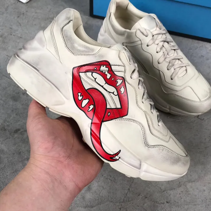 Rhyton lips deals