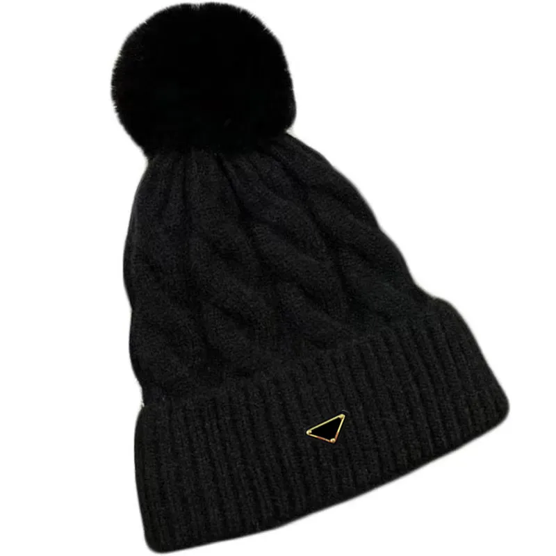 Kvinnor Stingy Brim Hats Designer CPAS Beanies Wool Sticked Outwears Warm Beanie Cap Casual Autumn Winter Fit Skull Caps Free Size