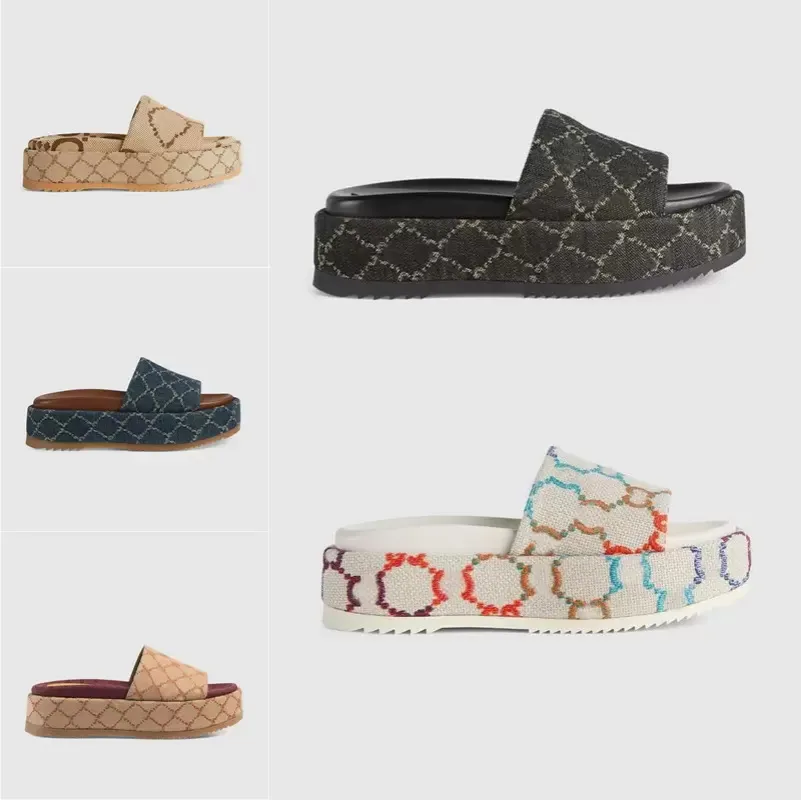 Plateausandalen, Designer-Hausschuhe, Denim-Hausschuhe, klassische Damen-Sandalen, bestickte Buchstaben-Sandale, dicke Unterseite, Keilschuhe, Gummi-Flip-Flops, Größe 35–45