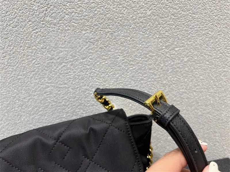 New Season Mini Nylon Padded Shoulder Bags Fashion Mini-messenger Bag Lady Chain Flap Bag With Leather Trim Luxury Women Crossbody Designer Handbag Size 16cm*13cm