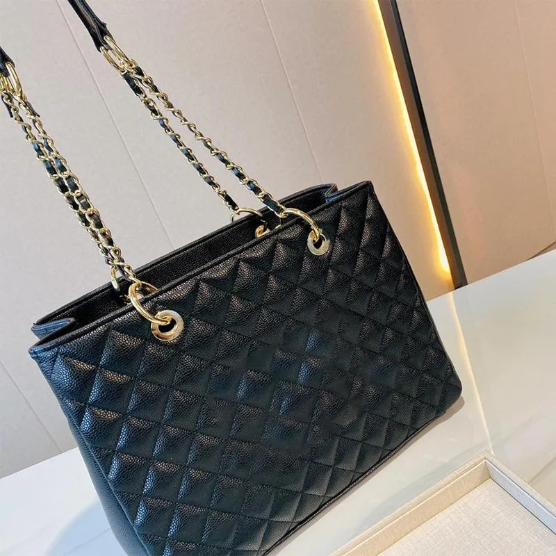 French High-Quality Tote Bag Leather Rhombus Quilted Classic Big-Name Famous Designer Handbag Black Large Capacity 35cm Commuter Street Crossbody One-Shoulder Bag