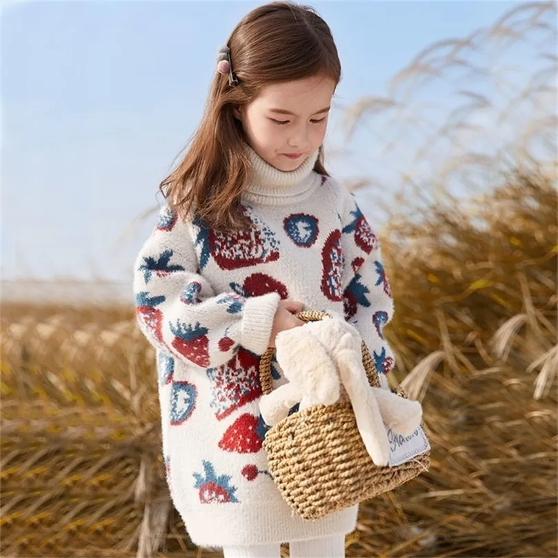 INS Baby girls sweater 3-11 years autumn and winter online celebrity cartoon Strawberry girl clothes Knitted bottoming LJ201130