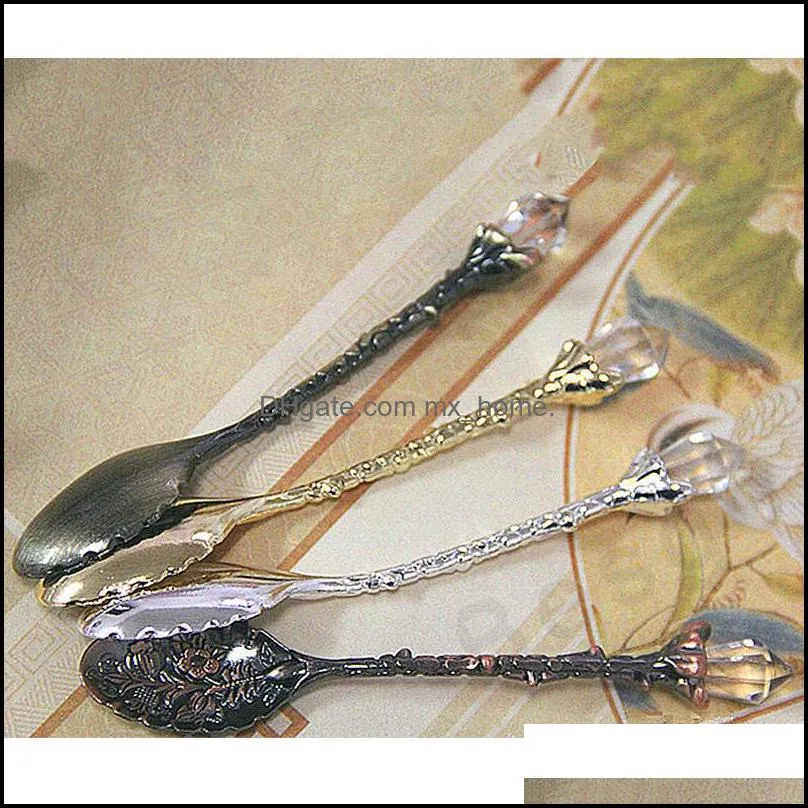 Vintage Royal Style Spoon Metal Carved Coffee Spoons Forks With Crystal Head Kitchen Fruit Prikkers Dessert Ice Cream Scoop Gift DBC
