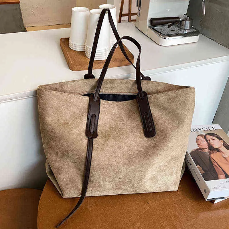 Sacs de soirée Grande capacité Sens avancé de l'automne hiver 2022 Nouvelle mode Sac à main Sac à bandoulière pour femme All-match Ins Tot Package 220709